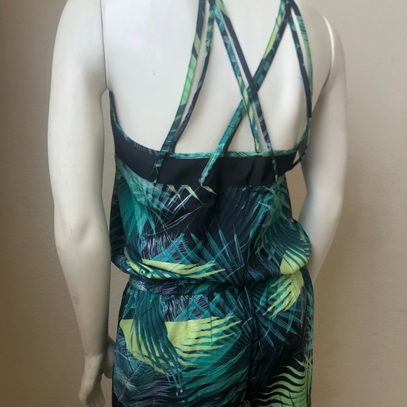 Tropical Summer Romper - Picture 8 of 13